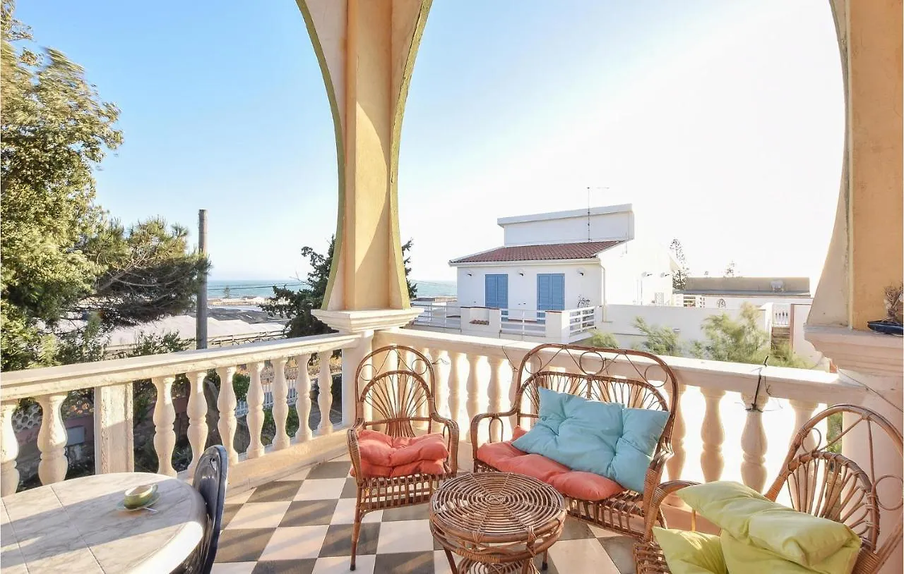 Nice Apartment In Scoglitti With Wifi 0*,  إيطاليا